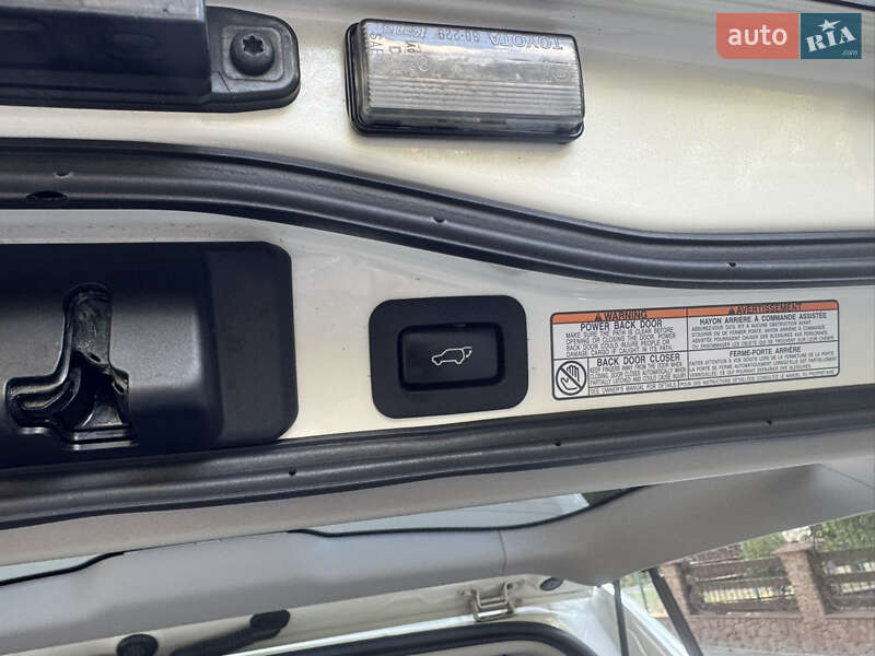 Внедорожник / Кроссовер Toyota Land Cruiser 2017 в Киеве фото 14 Внедорожник / Кроссовер Toyota Land Cruiser 2017 в Киеве