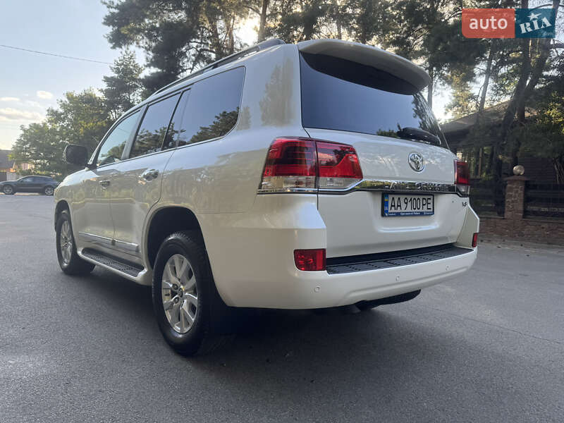Внедорожник / Кроссовер Toyota Land Cruiser 2017 в Киеве фото 18 Внедорожник / Кроссовер Toyota Land Cruiser 2017 в Киеве