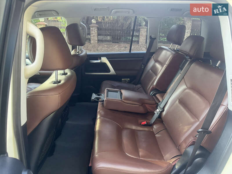 Внедорожник / Кроссовер Toyota Land Cruiser 2017 в Киеве фото 23 Внедорожник / Кроссовер Toyota Land Cruiser 2017 в Киеве