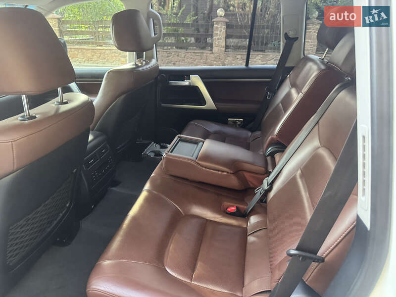 Внедорожник / Кроссовер Toyota Land Cruiser 2017 в Киеве фото 28 Внедорожник / Кроссовер Toyota Land Cruiser 2017 в Киеве