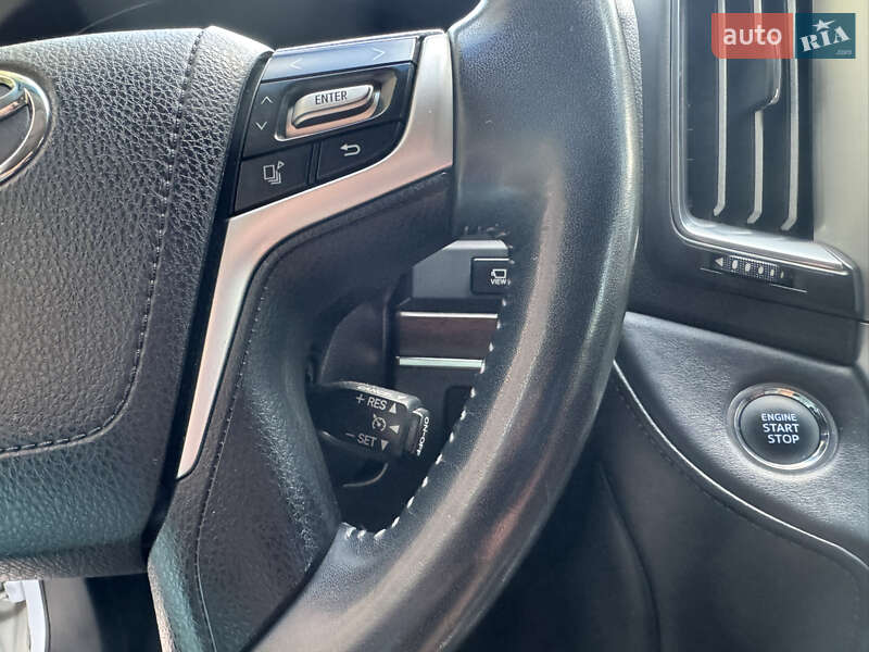 Внедорожник / Кроссовер Toyota Land Cruiser 2017 в Киеве фото 46 Внедорожник / Кроссовер Toyota Land Cruiser 2017 в Киеве