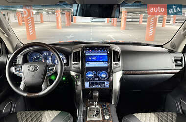 Внедорожник / Кроссовер Toyota Land Cruiser 2012 в 