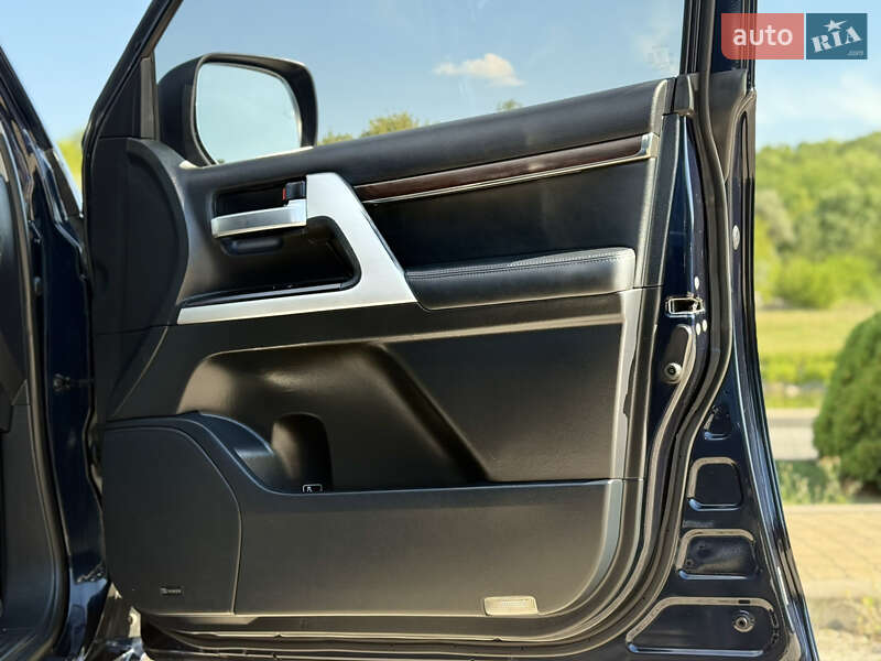 Внедорожник / Кроссовер Toyota Land Cruiser 2016 в Днепре