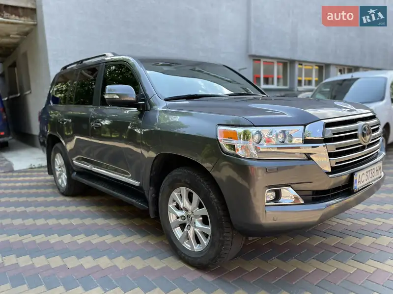 Toyota Land Cruiser