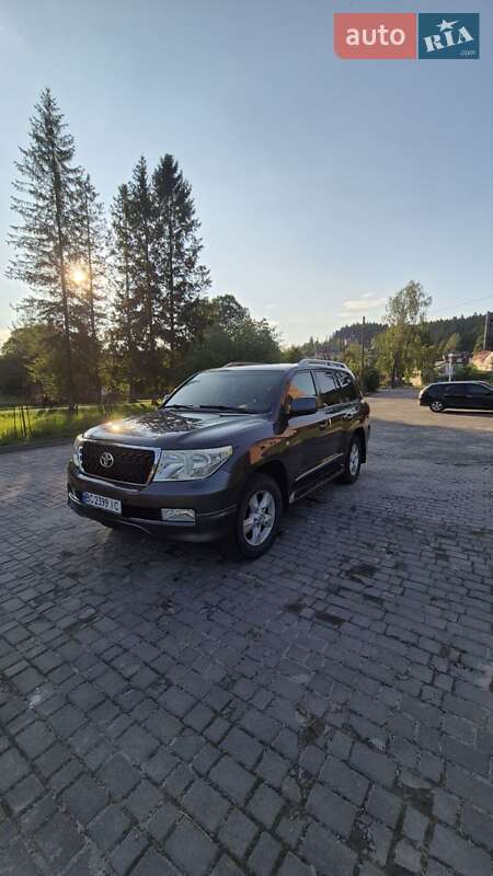 Внедорожник / Кроссовер Toyota Land Cruiser 2011 в Сходнице