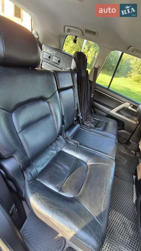 Внедорожник / Кроссовер Toyota Land Cruiser 2011 в Сходнице