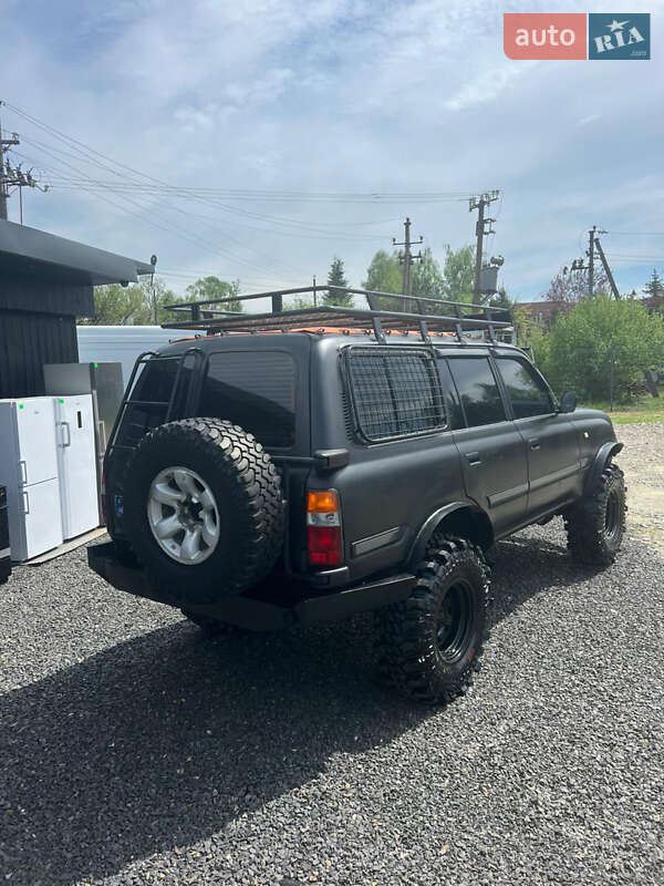 Внедорожник / Кроссовер Toyota Land Cruiser 1996 в Хусте