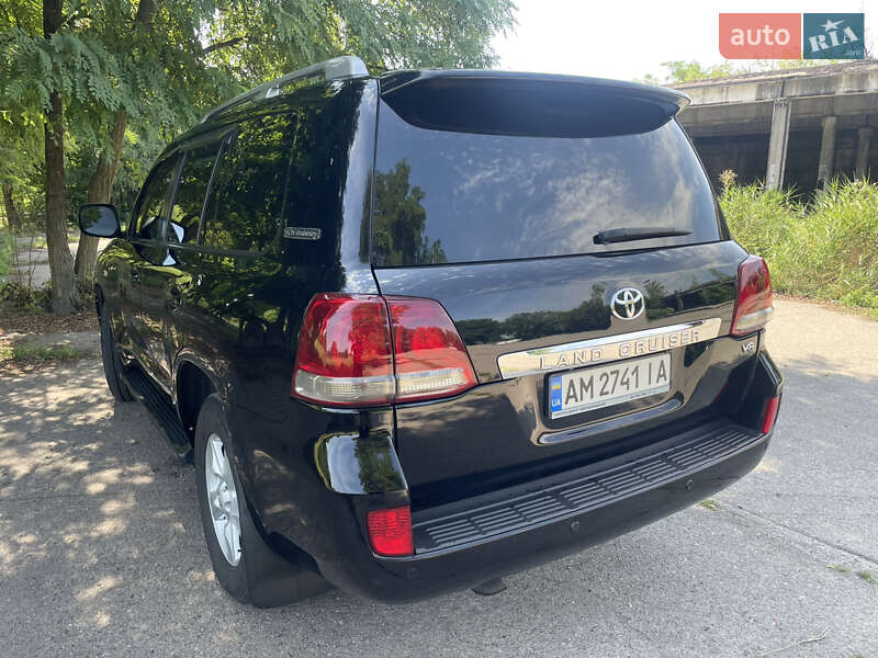 Позашляховик / Кросовер Toyota Land Cruiser 2011 в Лубнах фото 9 Позашляховик / Кросовер Toyota Land Cruiser 2011 в Лубнах