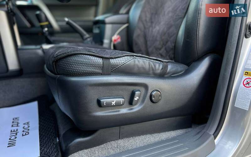 Внедорожник / Кроссовер Toyota Land Cruiser 2012 в Ивано-Франковске