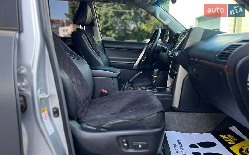 Внедорожник / Кроссовер Toyota Land Cruiser 2012 в Ивано-Франковске