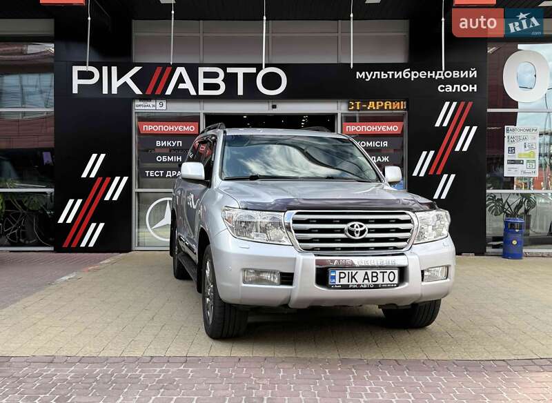 Toyota Land Cruiser 2011