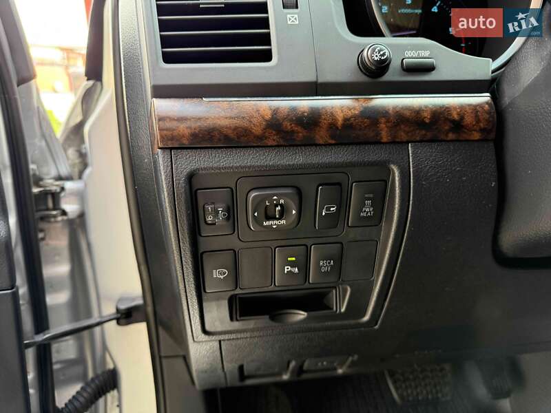 Внедорожник / Кроссовер Toyota Land Cruiser 2011 в Львове