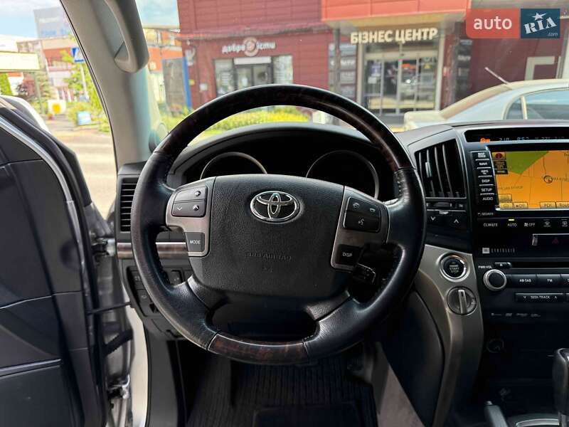 Внедорожник / Кроссовер Toyota Land Cruiser 2011 в Львове