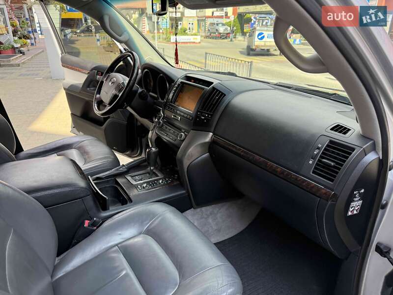 Внедорожник / Кроссовер Toyota Land Cruiser 2011 в Львове