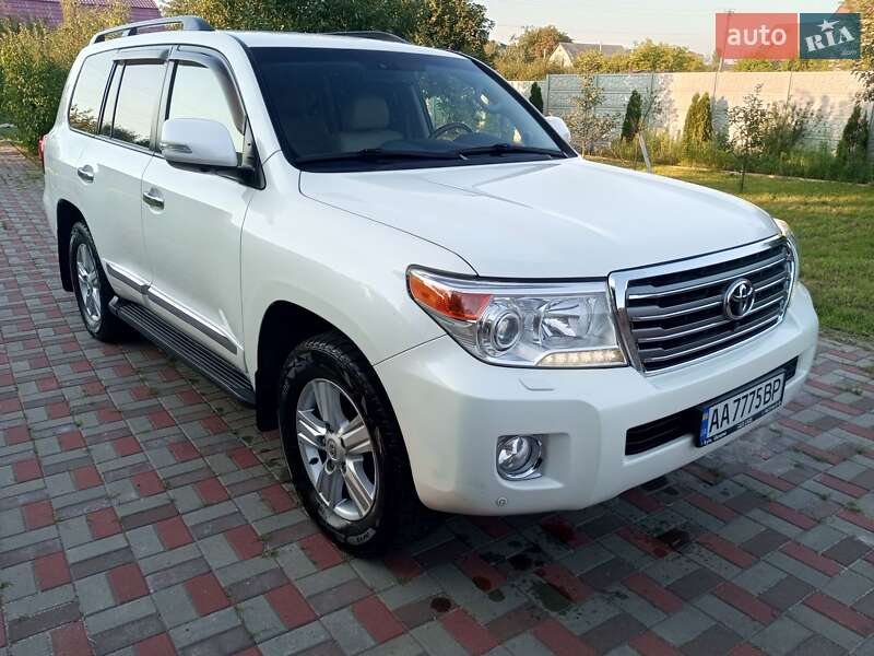 Внедорожник / Кроссовер Toyota Land Cruiser 2014 в 