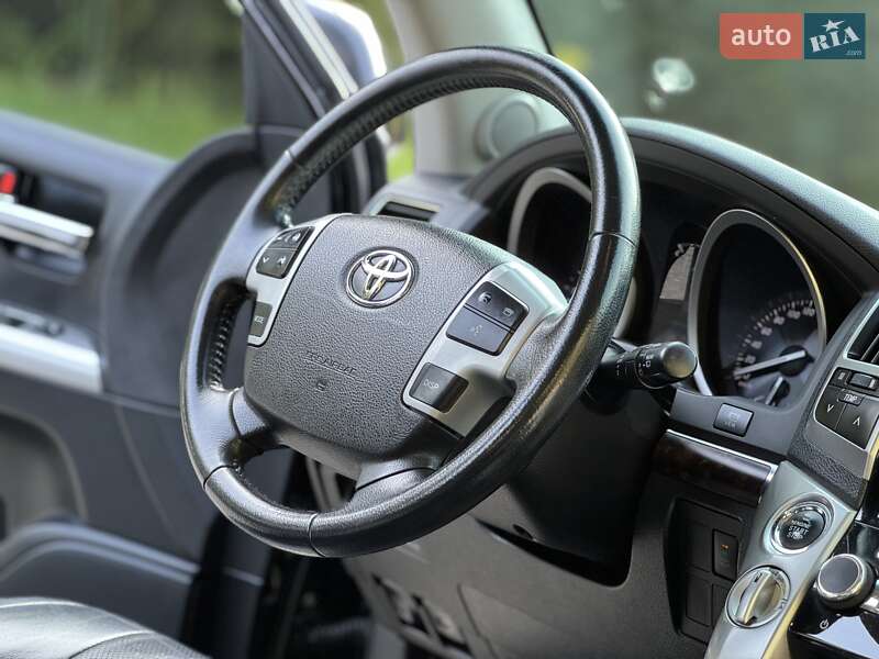 Позашляховик / Кросовер Toyota Land Cruiser 2014 в Трускавці фото 47 Позашляховик / Кросовер Toyota Land Cruiser 2014 в Трускавці