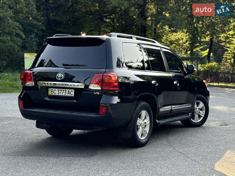 Позашляховик / Кросовер Toyota Land Cruiser 2014 в Трускавці фото 74 Позашляховик / Кросовер Toyota Land Cruiser 2014 в Трускавці