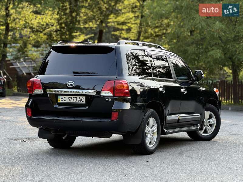 Позашляховик / Кросовер Toyota Land Cruiser 2014 в Трускавці фото 87 Позашляховик / Кросовер Toyota Land Cruiser 2014 в Трускавці