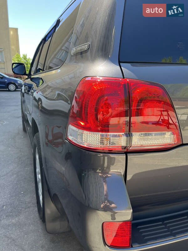 Внедорожник / Кроссовер Toyota Land Cruiser 2011 в Киеве фото 13 Внедорожник / Кроссовер Toyota Land Cruiser 2011 в Киеве