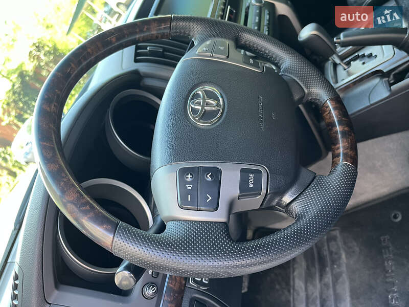 Внедорожник / Кроссовер Toyota Land Cruiser 2011 в Киеве фото 27 Внедорожник / Кроссовер Toyota Land Cruiser 2011 в Киеве