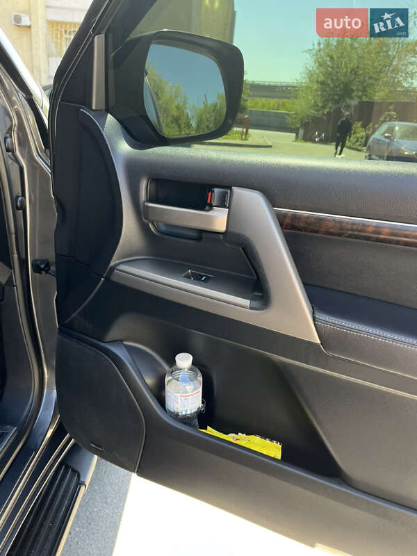 Внедорожник / Кроссовер Toyota Land Cruiser 2011 в Киеве фото 33 Внедорожник / Кроссовер Toyota Land Cruiser 2011 в Киеве