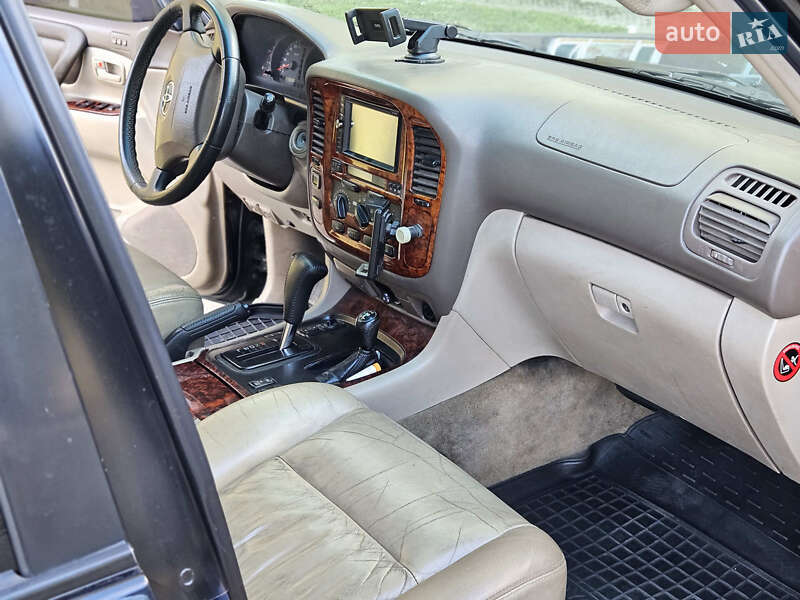 Внедорожник / Кроссовер Toyota Land Cruiser 2001 в Киеве фото 13 Внедорожник / Кроссовер Toyota Land Cruiser 2001 в Киеве