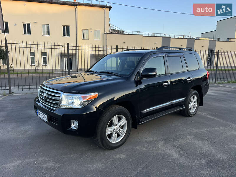 Toyota Land Cruiser 2012