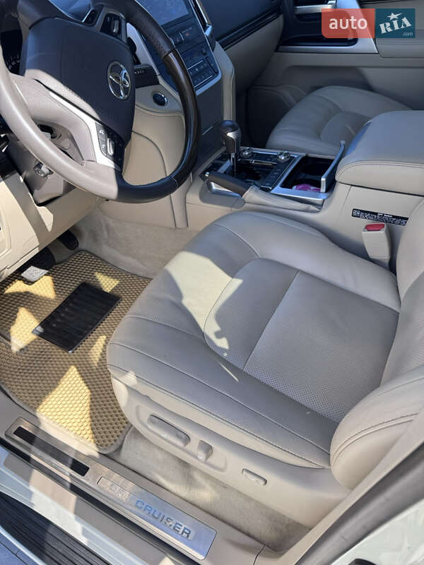 Внедорожник / Кроссовер Toyota Land Cruiser 2020 в Киеве фото 6 Внедорожник / Кроссовер Toyota Land Cruiser 2020 в Киеве