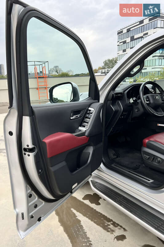 Внедорожник / Кроссовер Toyota Land Cruiser 2022 в Киеве
