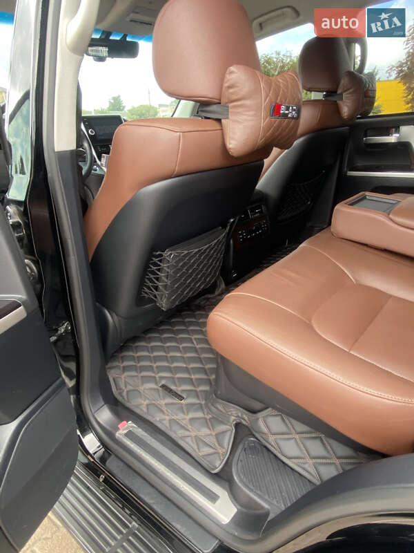 Внедорожник / Кроссовер Toyota Land Cruiser 2020 в Житомире