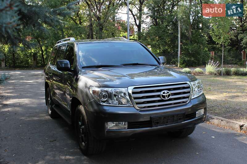 Внедорожник / Кроссовер Toyota Land Cruiser 2011 в Кривом Роге