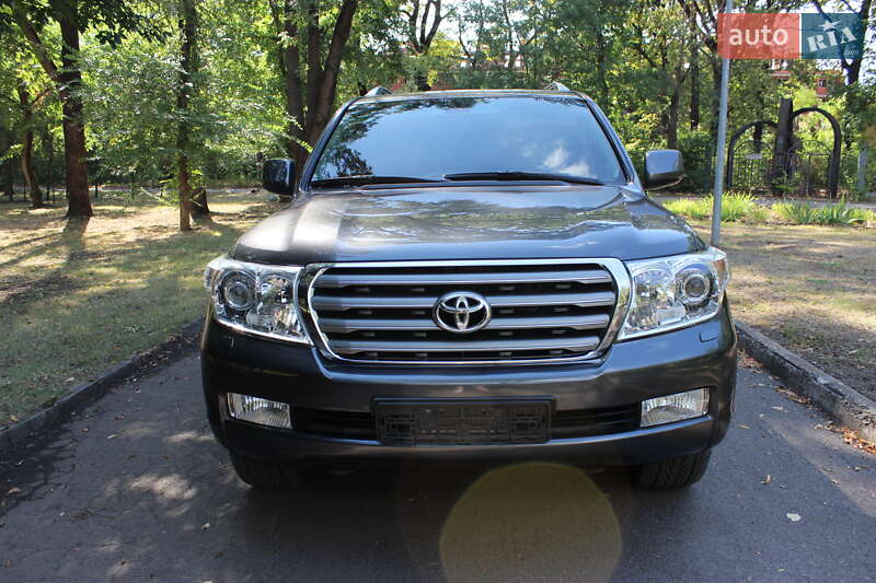 Внедорожник / Кроссовер Toyota Land Cruiser 2011 в Кривом Роге