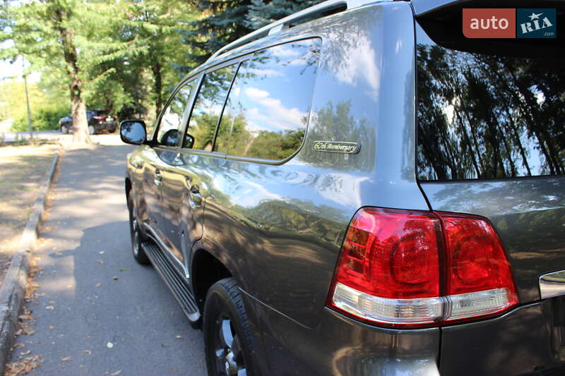 Внедорожник / Кроссовер Toyota Land Cruiser 2011 в Кривом Роге