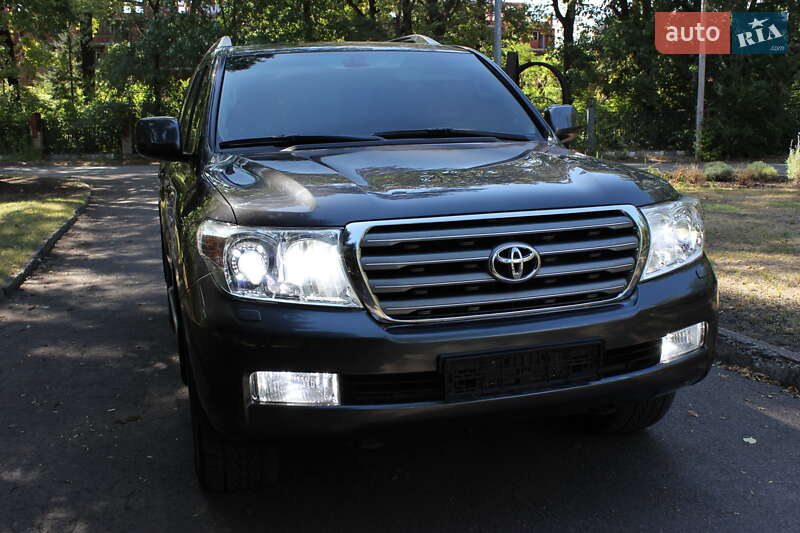Внедорожник / Кроссовер Toyota Land Cruiser 2011 в Кривом Роге