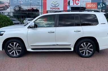 Внедорожник / Кроссовер Toyota Land Cruiser 2019 в 