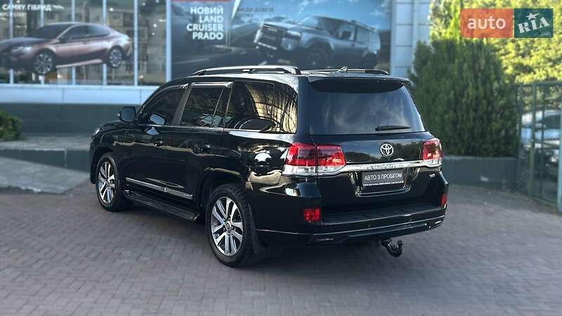 Внедорожник / Кроссовер Toyota Land Cruiser 2016 в Черновцах