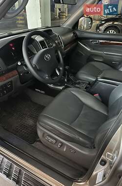 Позашляховик / Кросовер Toyota Land Cruiser 2005 в Києві
