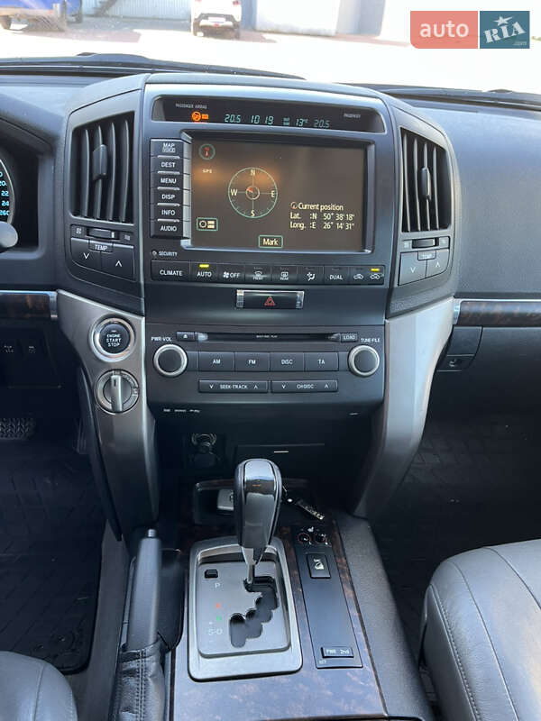 Внедорожник / Кроссовер Toyota Land Cruiser 2008 в Ровно фото 9 Внедорожник / Кроссовер Toyota Land Cruiser 2008 в Ровно