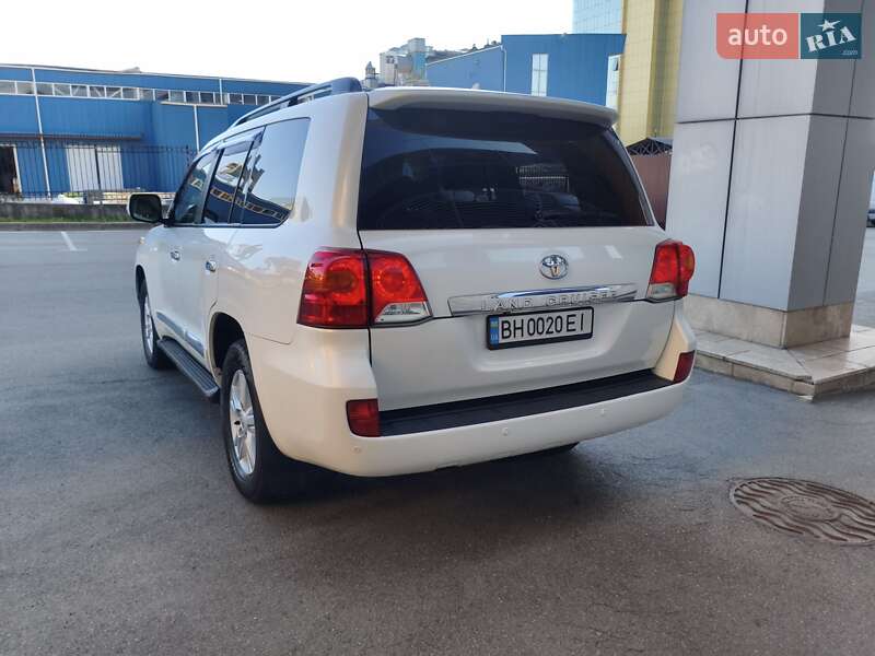 Внедорожник / Кроссовер Toyota Land Cruiser 2014 в Киеве фото 10 Внедорожник / Кроссовер Toyota Land Cruiser 2014 в Киеве