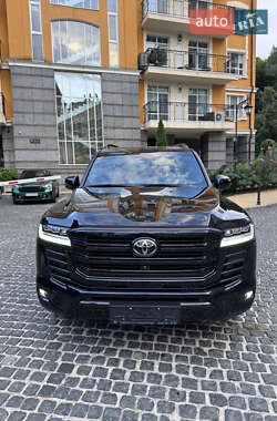 Внедорожник / Кроссовер Toyota Land Cruiser 2023 в Буче