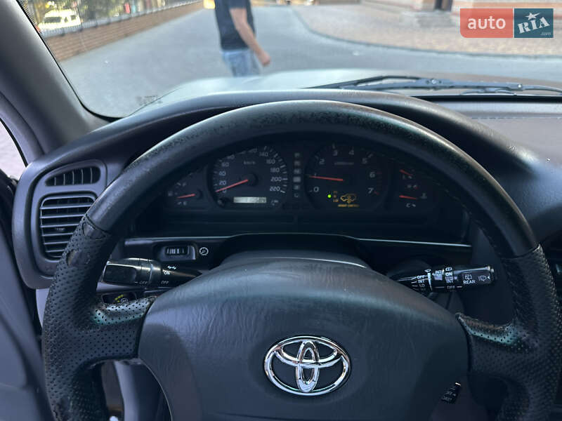 Внедорожник / Кроссовер Toyota Land Cruiser 2002 в Одессе