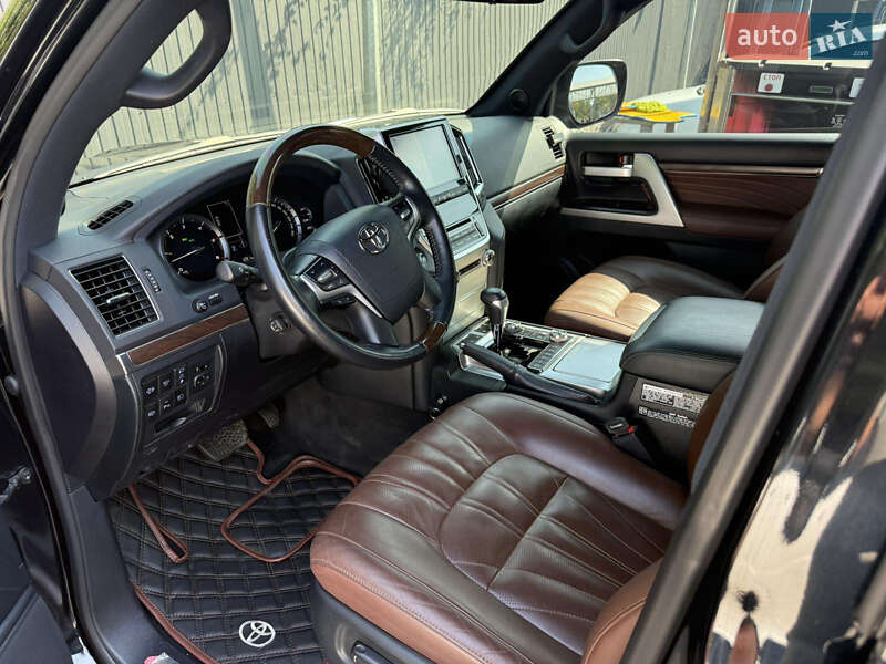 Позашляховик / Кросовер Toyota Land Cruiser 2019 в Дніпрі