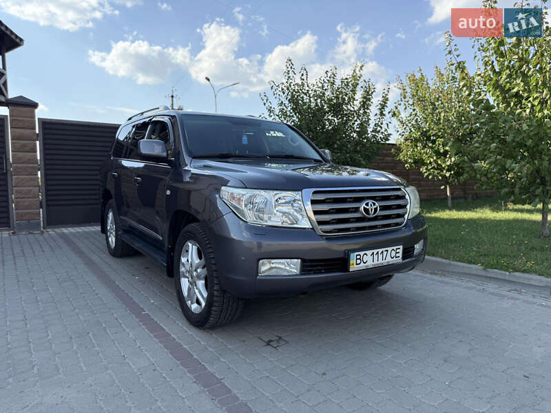 Toyota Land Cruiser 2011