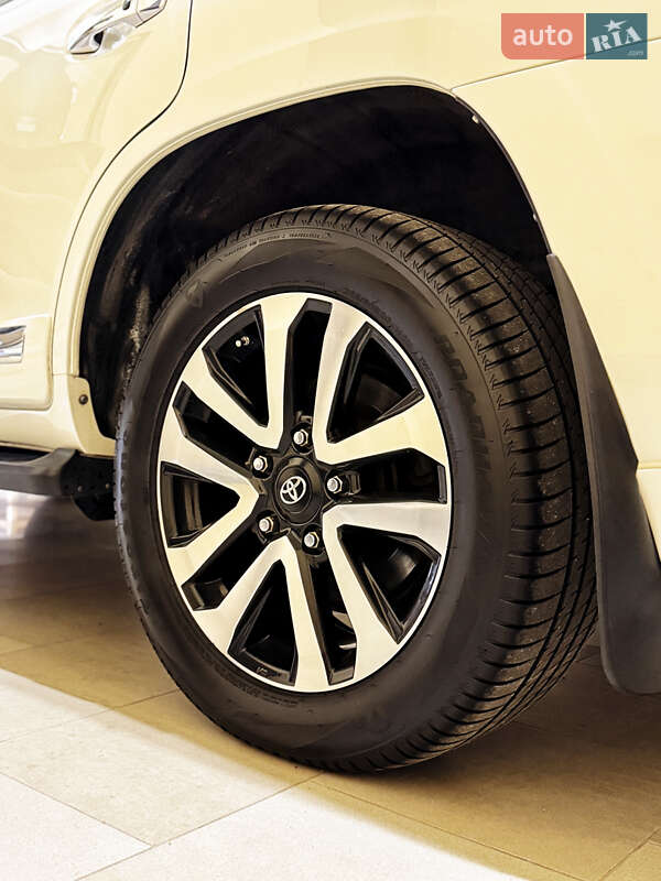 Внедорожник / Кроссовер Toyota Land Cruiser 2013 в Кривом Роге фото 9 Внедорожник / Кроссовер Toyota Land Cruiser 2013 в Кривом Роге