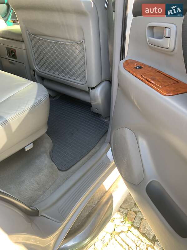 Внедорожник / Кроссовер Toyota Land Cruiser 2004 в Харькове фото 17 Внедорожник / Кроссовер Toyota Land Cruiser 2004 в Харькове