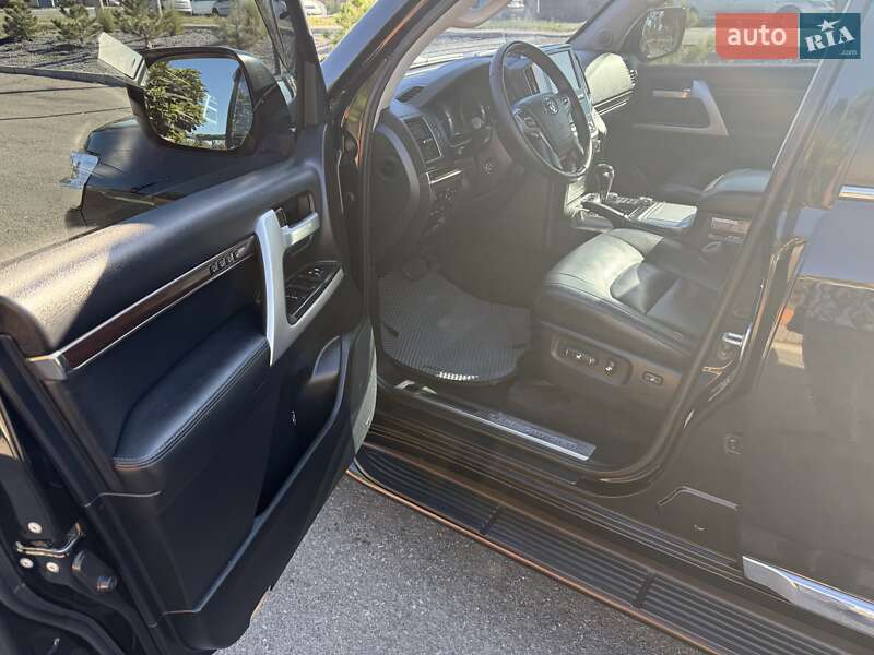 Внедорожник / Кроссовер Toyota Land Cruiser 2018 в Кривом Роге