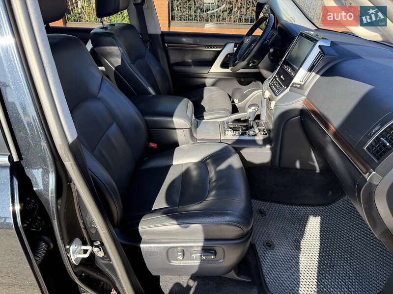 Внедорожник / Кроссовер Toyota Land Cruiser 2018 в Кривом Роге