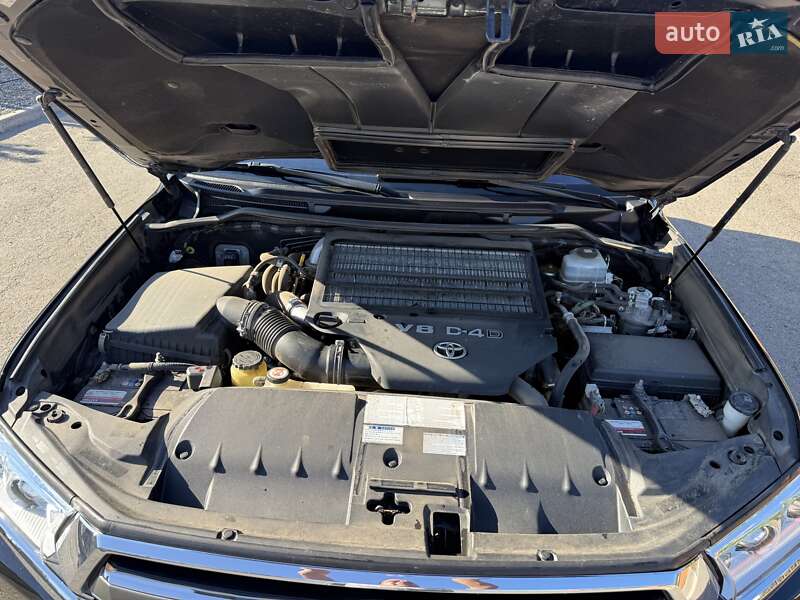 Внедорожник / Кроссовер Toyota Land Cruiser 2018 в Кривом Роге