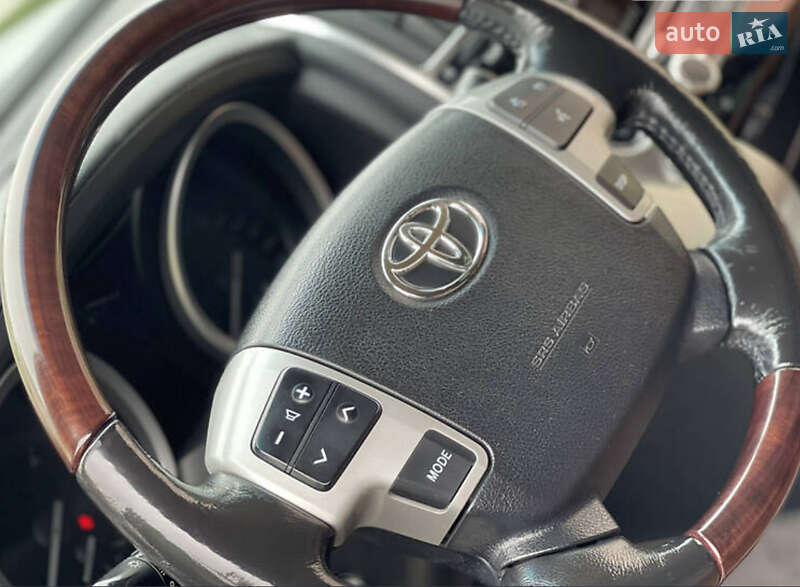 Внедорожник / Кроссовер Toyota Land Cruiser 2014 в Киеве