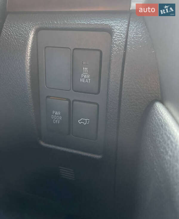 Внедорожник / Кроссовер Toyota Land Cruiser 2014 в Киеве